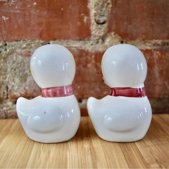 VINTAGE Ducks Salt & Pepper Shaker Set Anthropomorphic Kitsch Collectible Taiwan - Picture 6 of 11